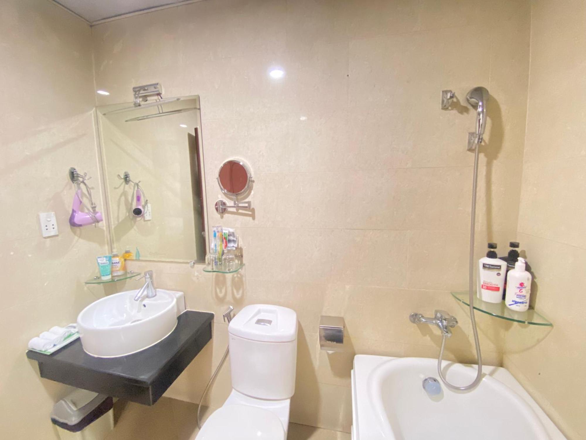 A25 Hotel - 13 Bui Thi Xuan Хошимин Экстерьер фото